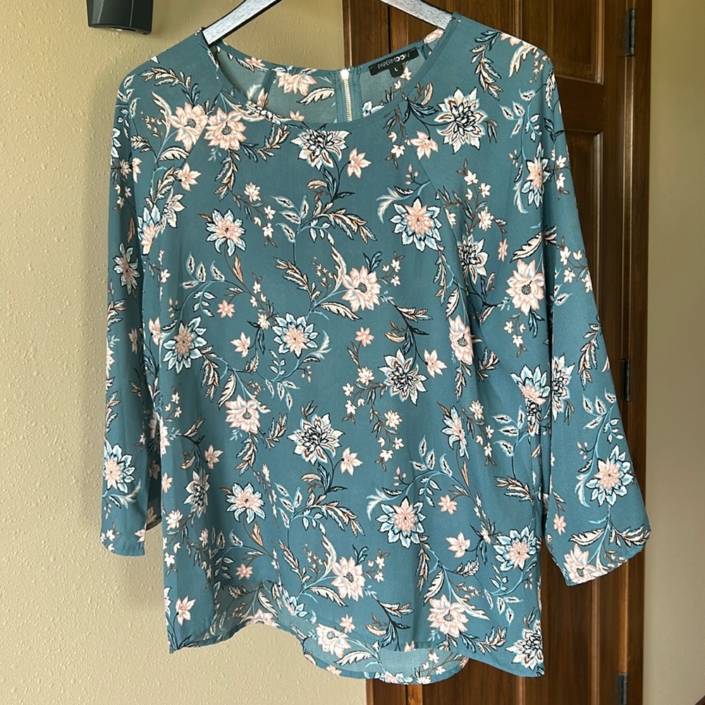Boho chic floral print top